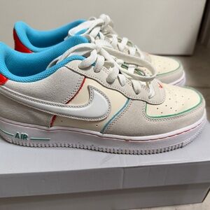 Nike Air Force 1 LV8 2 BG Sneakers Ivory Blue Picante Red Youth 7Y